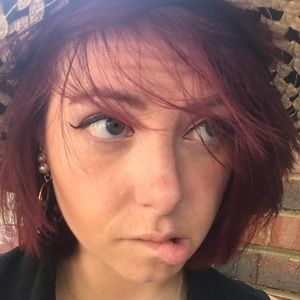 Meet your Posher, Hollie